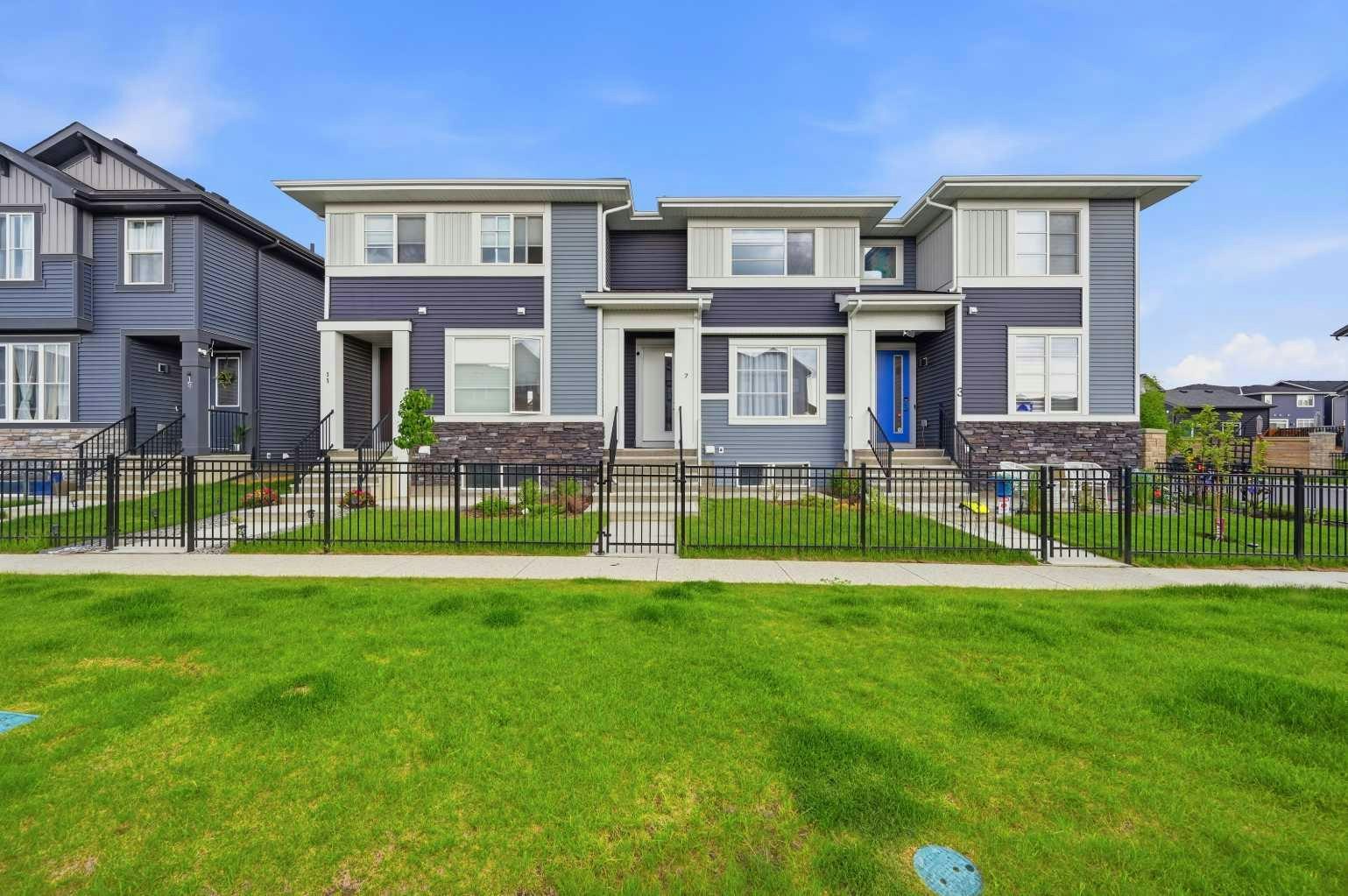 7 Lambeau Lane SE, Airdrie, AB, T4A 3P4