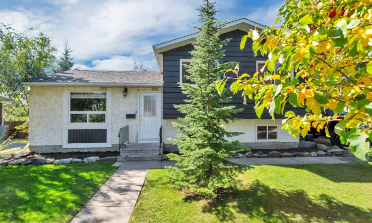 54 Lakeview Crescent