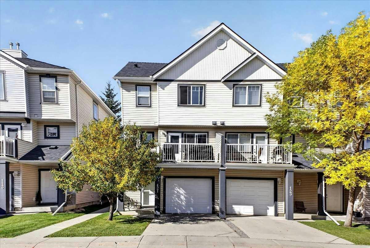 121 Everhollow Heights SW, Calgary, AB, T2Y 5B3