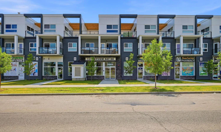 2218-151 Skyview Bay NE