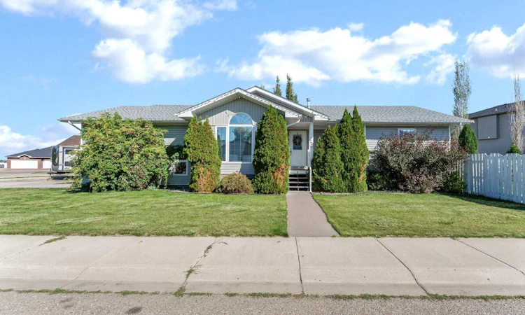 78 Sunset Crescent SW