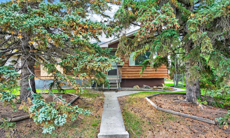 3723 Bow Anne Road NW