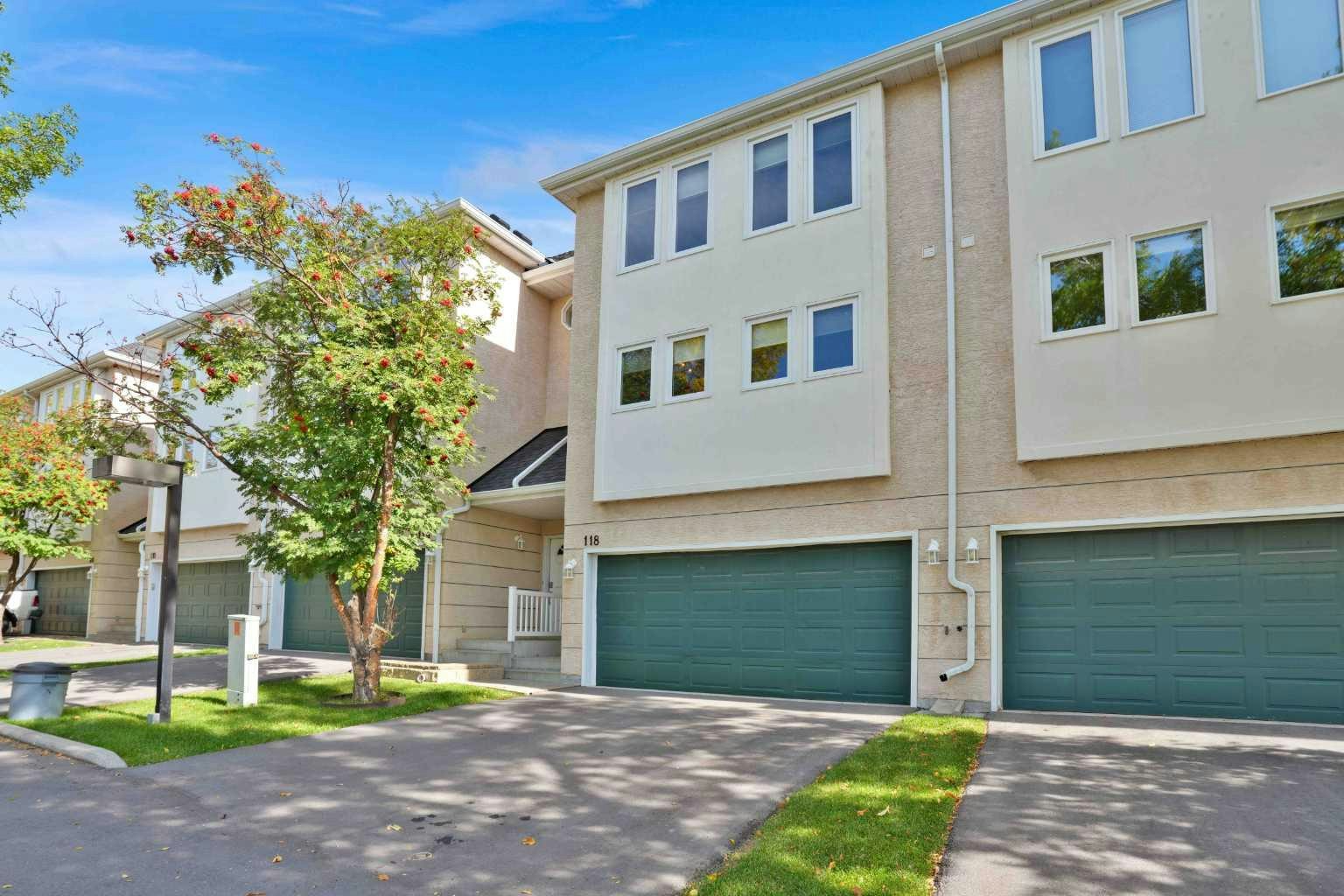 118 Candle Terrace SW, Calgary, AB, T2W 6G7