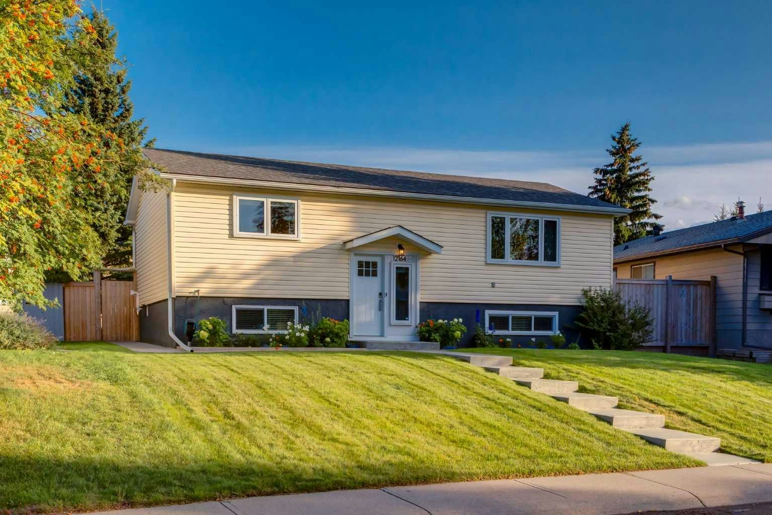 12164 Lake Michigan Road SE, Calgary, AB, T2J 3G3