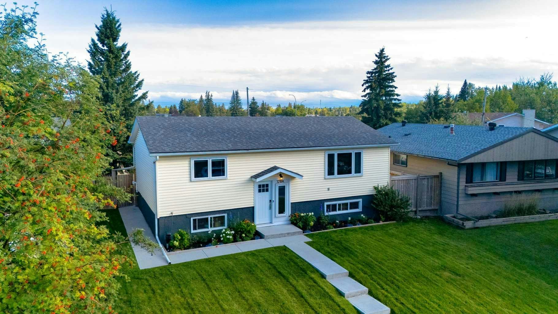12164 Lake Michigan Road SE, Calgary, AB, T2J 3G3