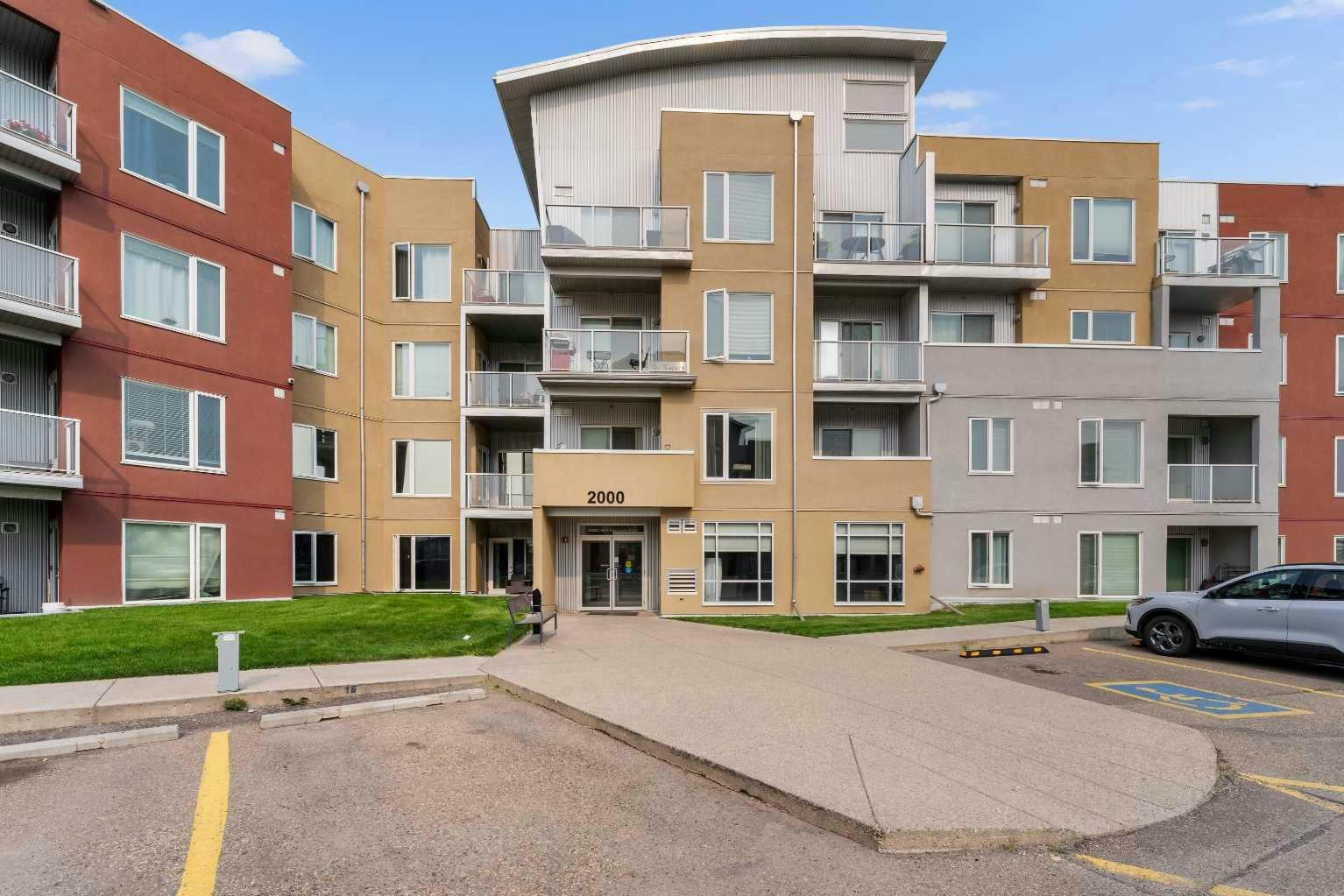 2405-604 East Lake Boulevard NE, Airdrie, AB, T4A 0G6