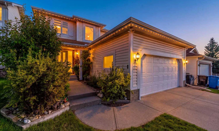 8 Hawkdale Close NW