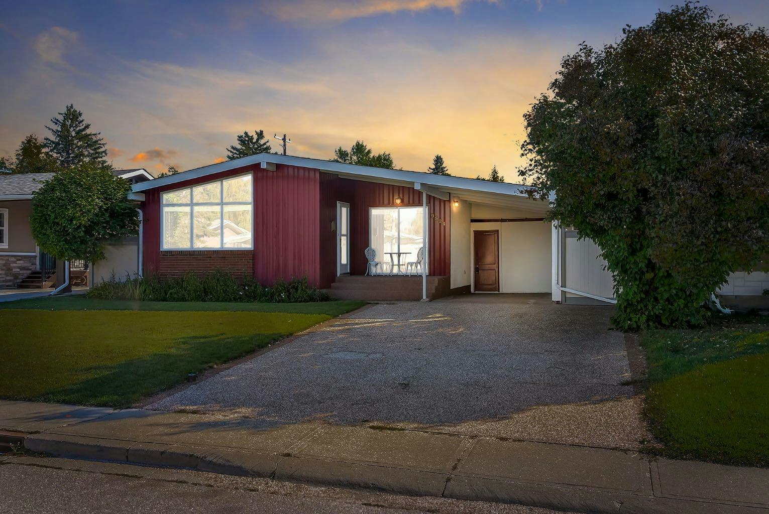 9524 3 Street SE, Calgary, AB, T2J 0W8