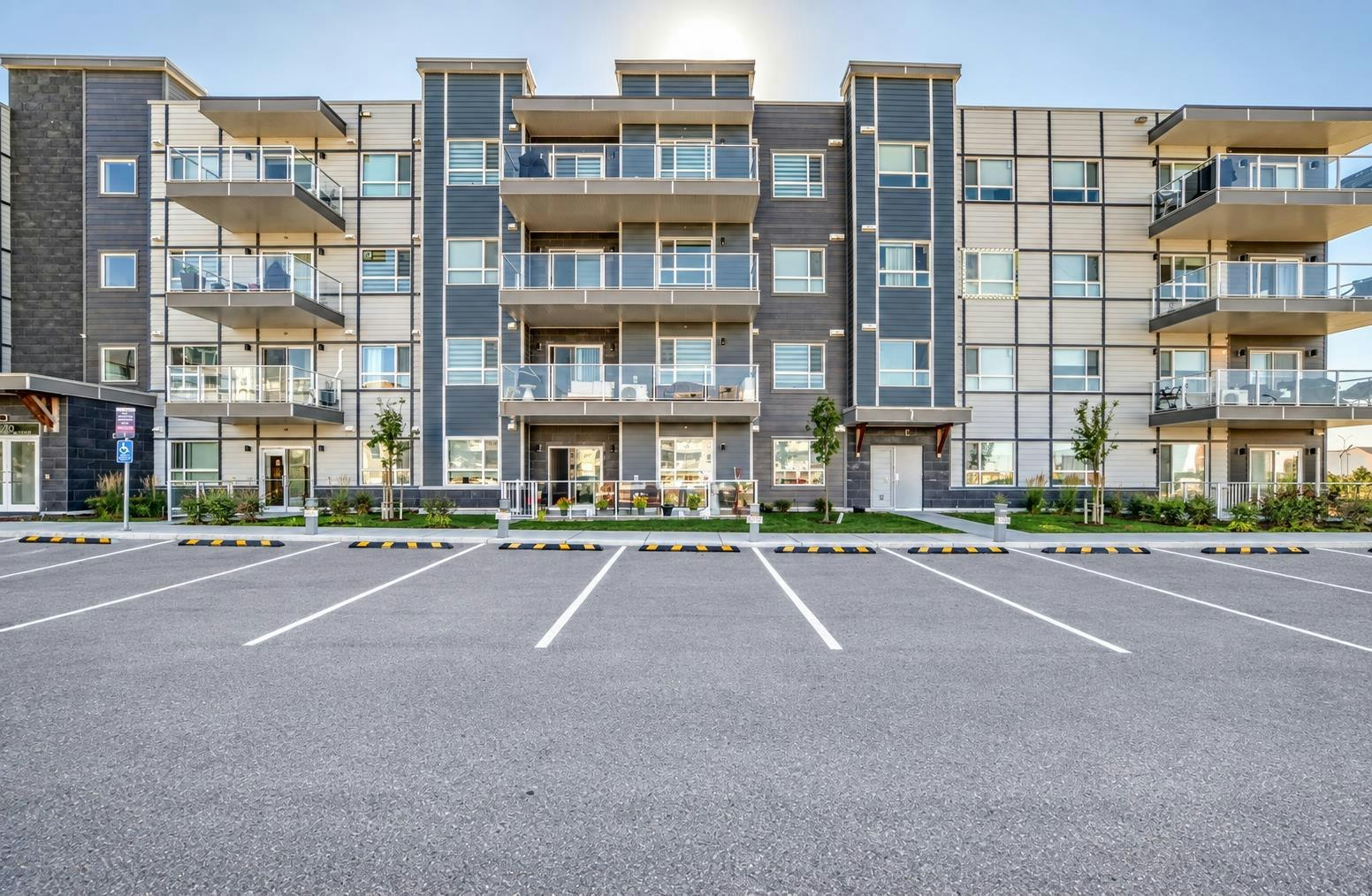 120-40 Carrington Plaza NW, Calgary, AB, T3P 1X7