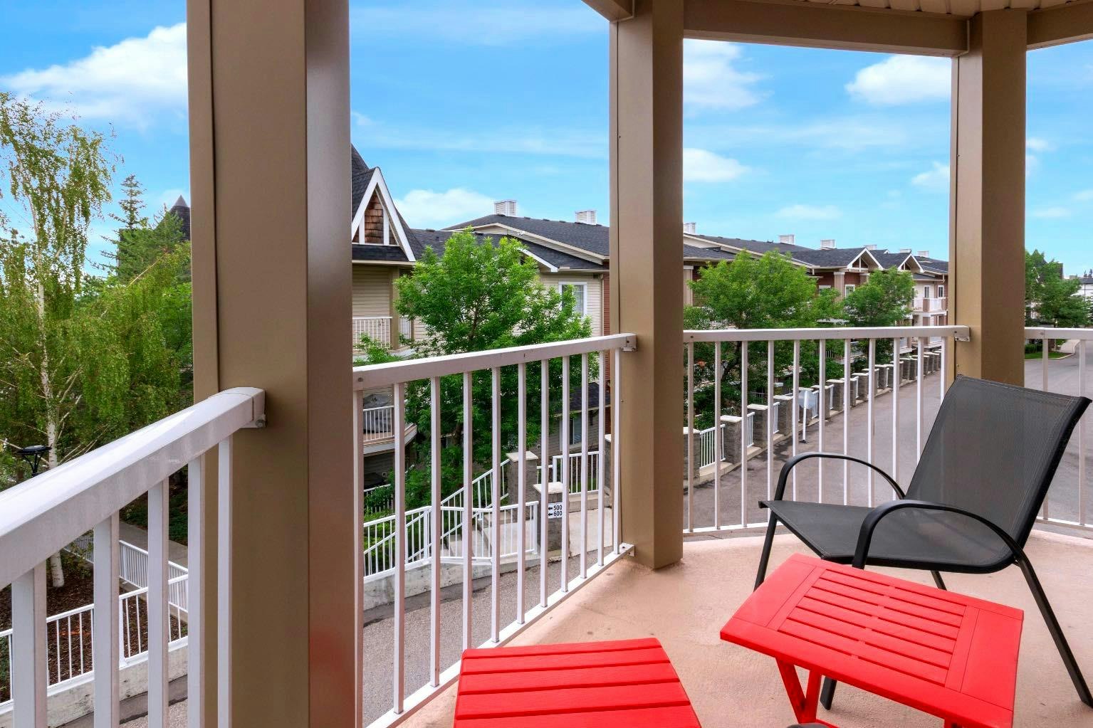 7201-70 Panamount Drive NW, Calgary, AB, T3K 6G8
