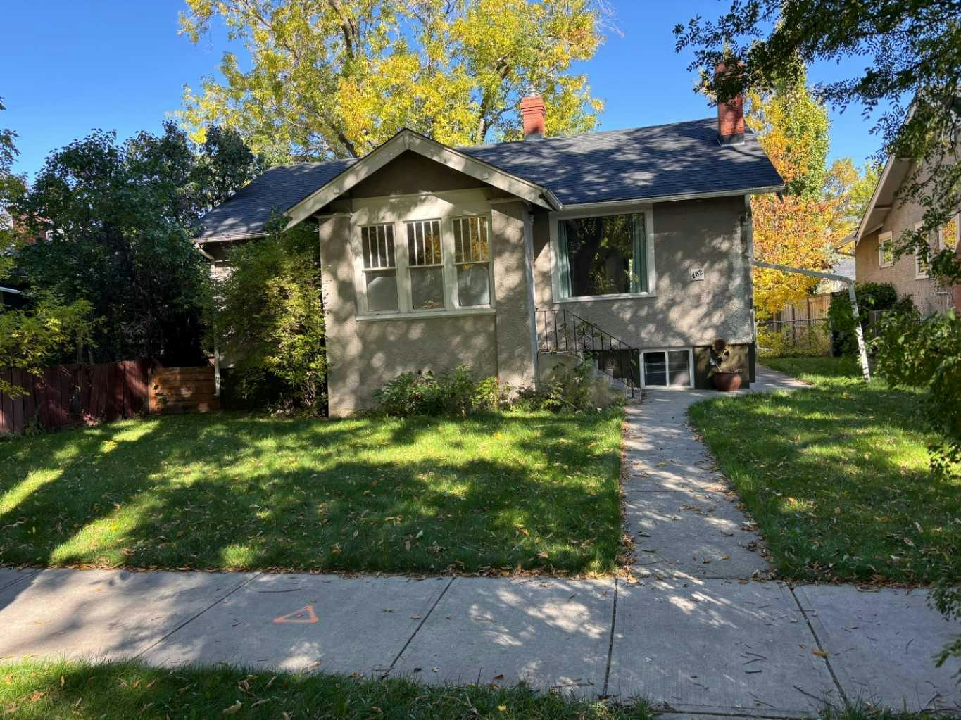 132 7 Avenue NE, Calgary, AB, T2E 0M5