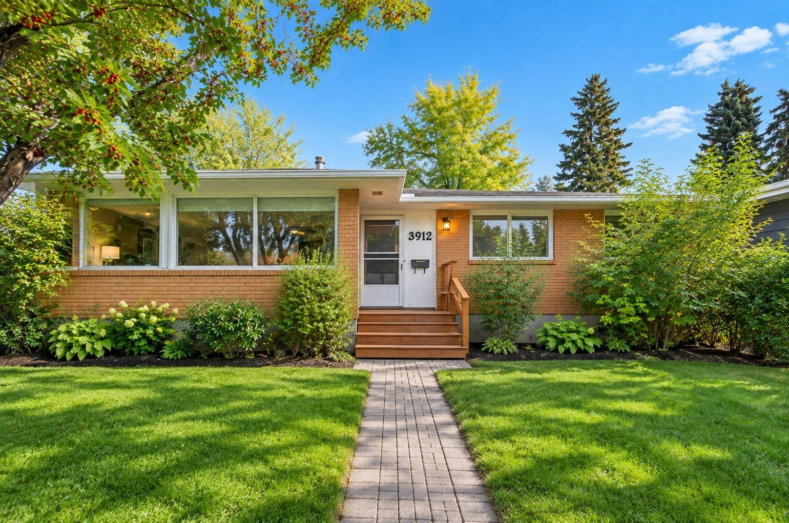 3912 Vancouver Crescent NW, Calgary, AB, T3A 0M1