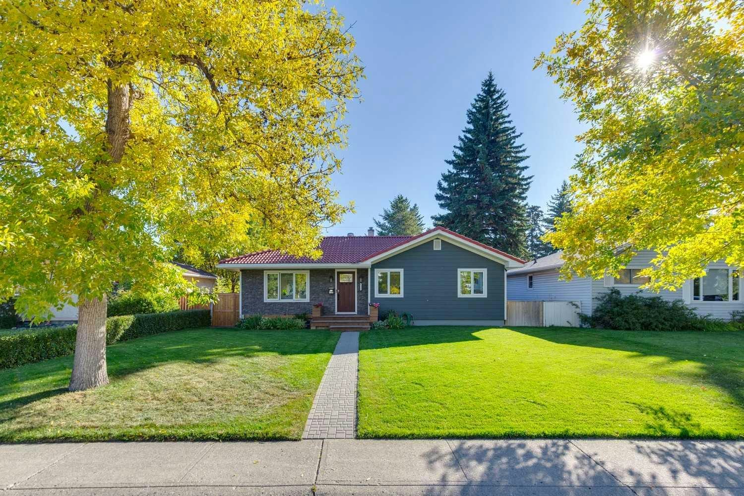 4212 45 Street SW, Calgary, AB, T3E 3V8