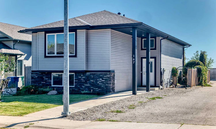 167 Mount Sundance Crescent