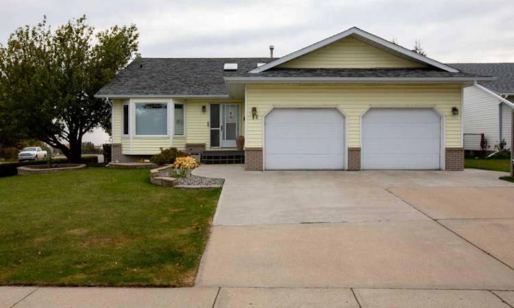 11 Maple Place