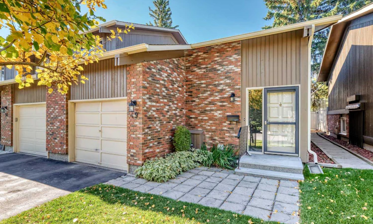49-10001 Brookpark Boulevard SW