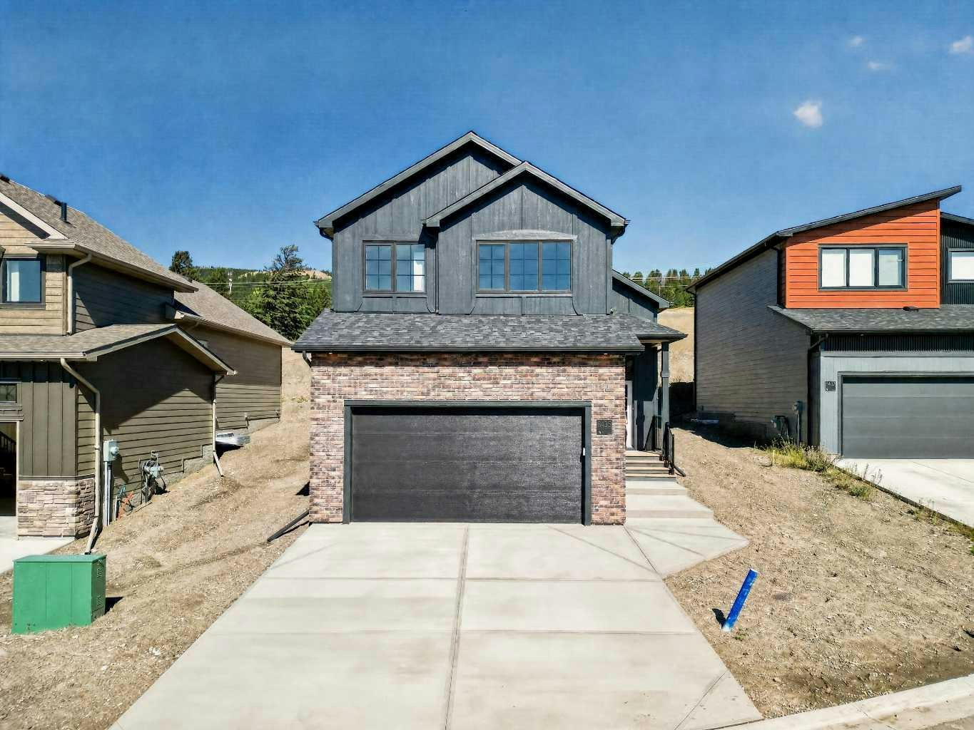 8635 25 Avenue, Crowsnest Pass, AB, T0K 0M0