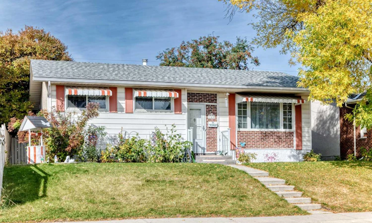 165 Marbrooke Circle NE