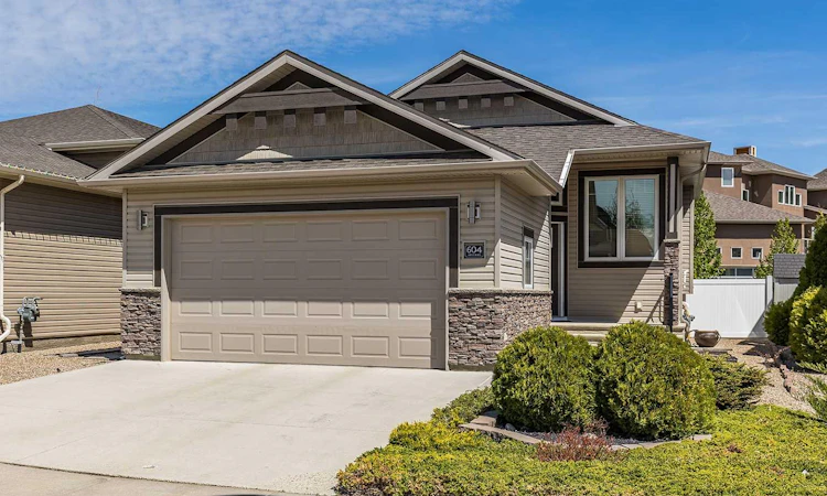 604 Vista Drive SE