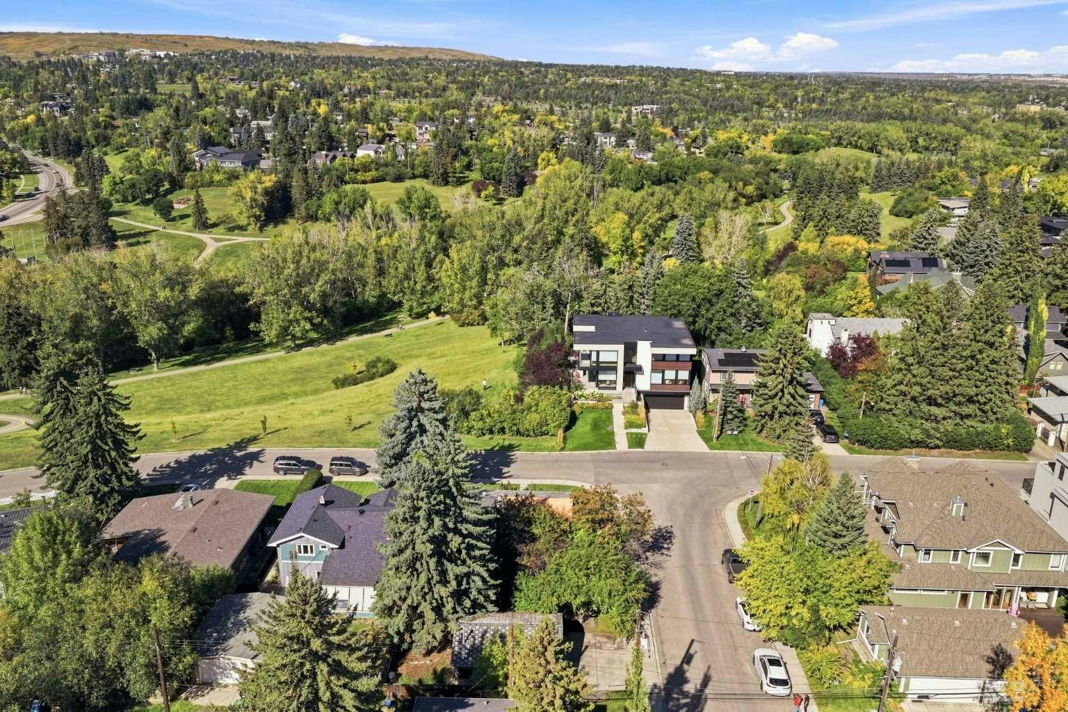 903 25 Avenue NW, Calgary, AB, T2M 2B5
