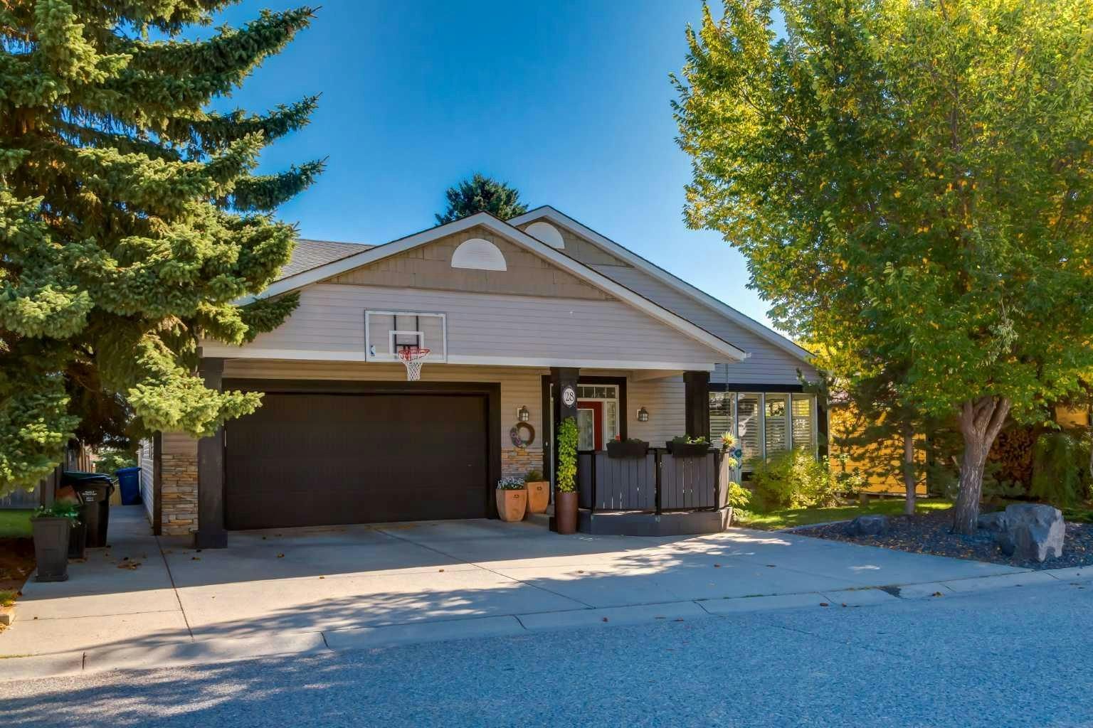 28 Patterson Rise SW, Calgary, AB, T3H 2E4