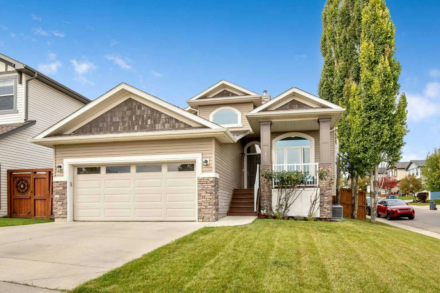 212 Westland Street, Okotoks, AB, T1S 2L3