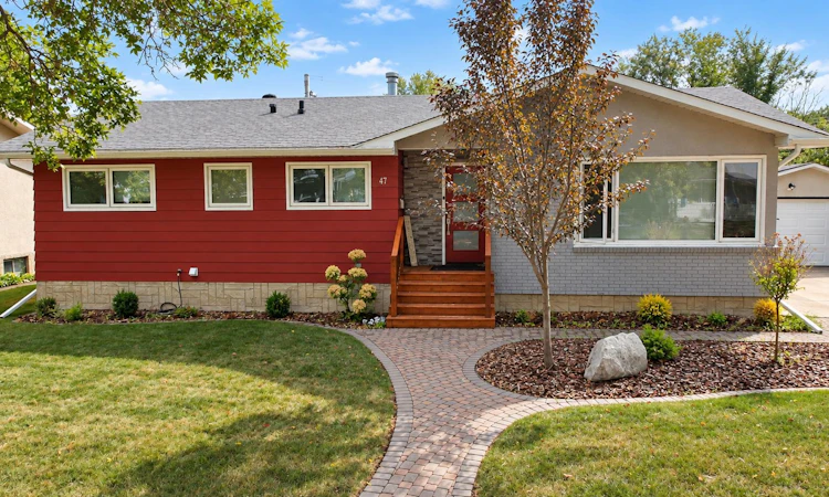 47 Montcalm Avenue