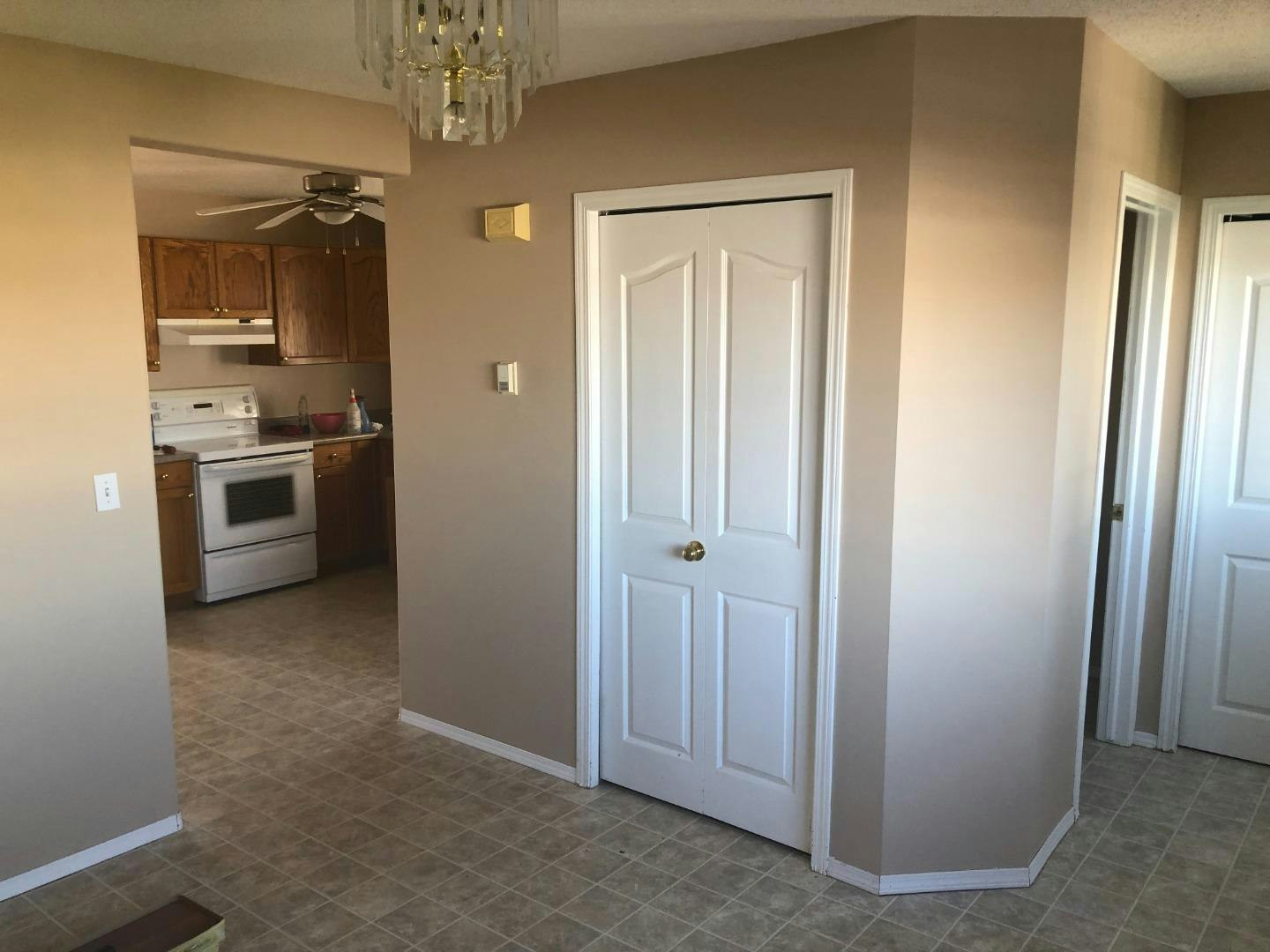 12410 98 Street, Grande Prairie, AB, T8V 7K7 - 8