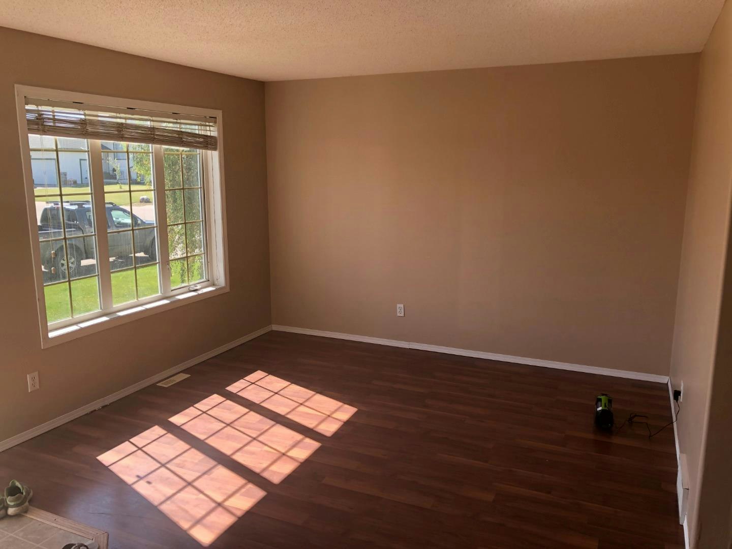 12410 98 Street, Grande Prairie, AB, T8V 7K7 - 3