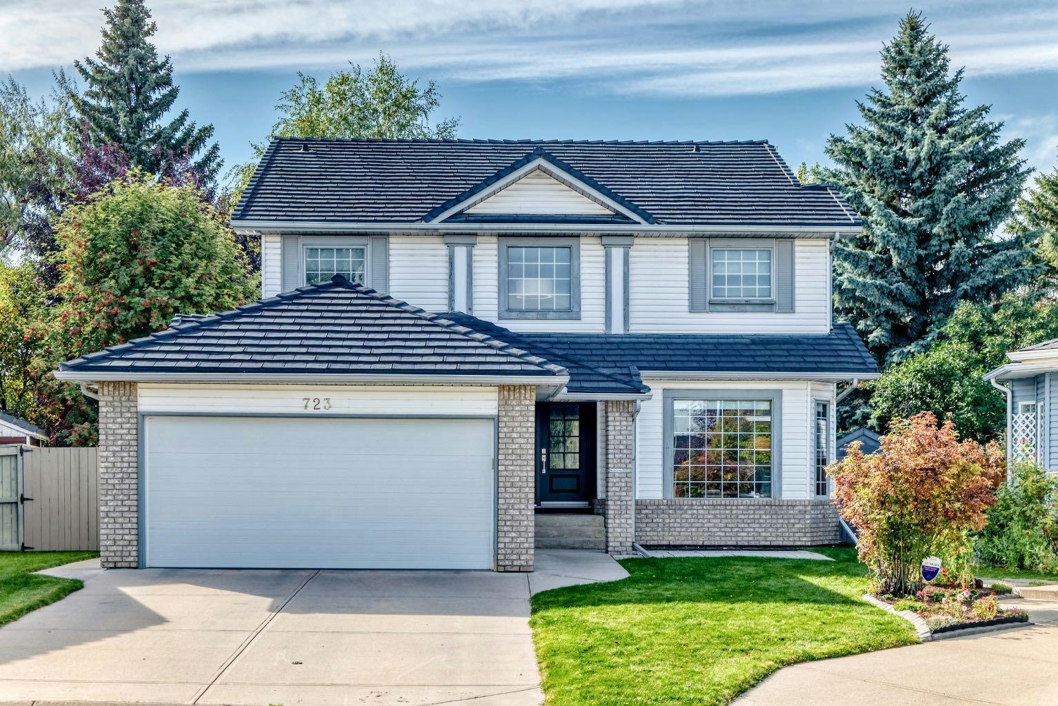 723 Diamond Court SE, Calgary, AB, T2J 7E2