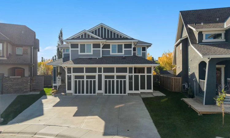 203 Mahogany Grove SE