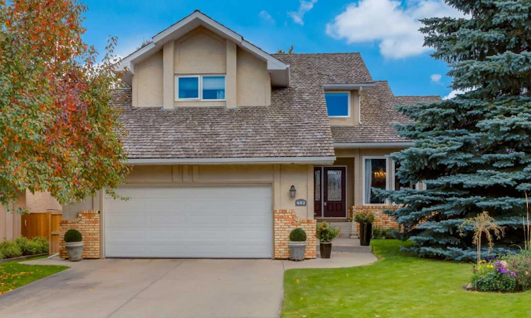 492 Silvergrove Gardens NW