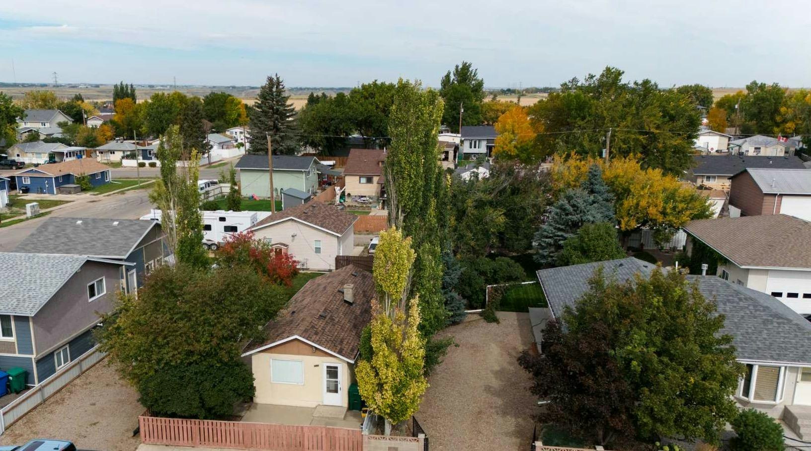 1207 41 Avenue N, Lethbridge, AB, T1H 6B3