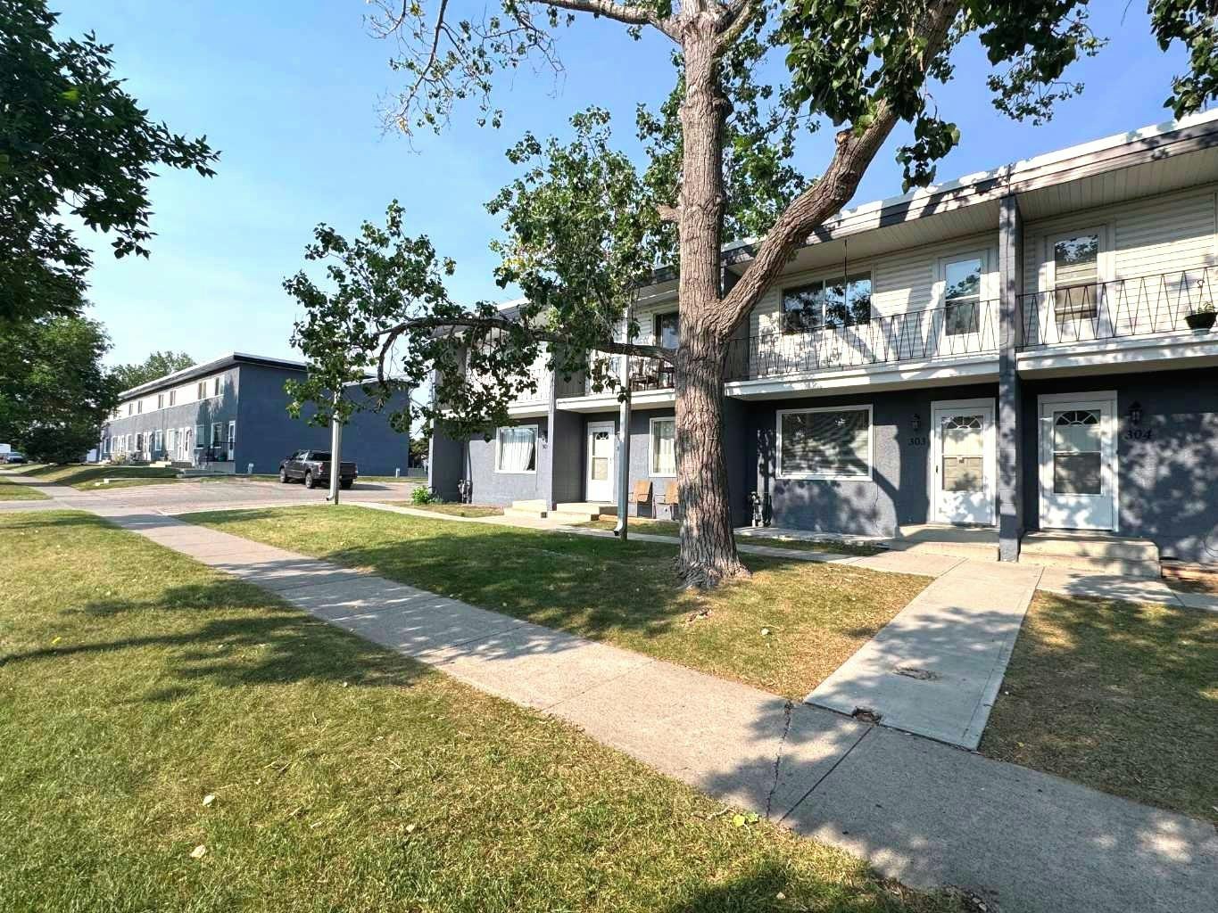 303-2211 19 Street NE, Calgary, AB, T2E 4Y5