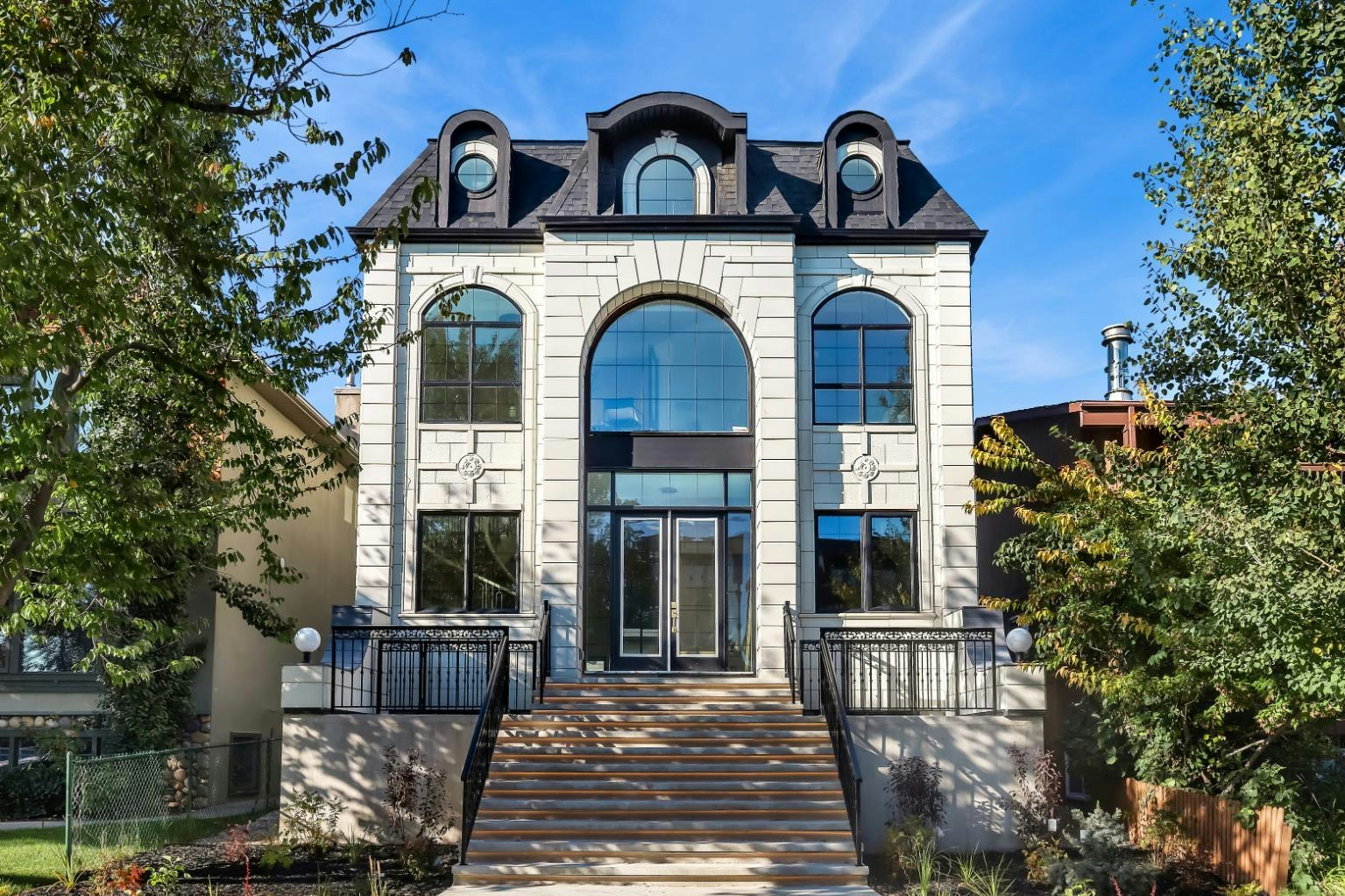 1910 Broadview Road NW, Calgary, AB, T2N 3H7