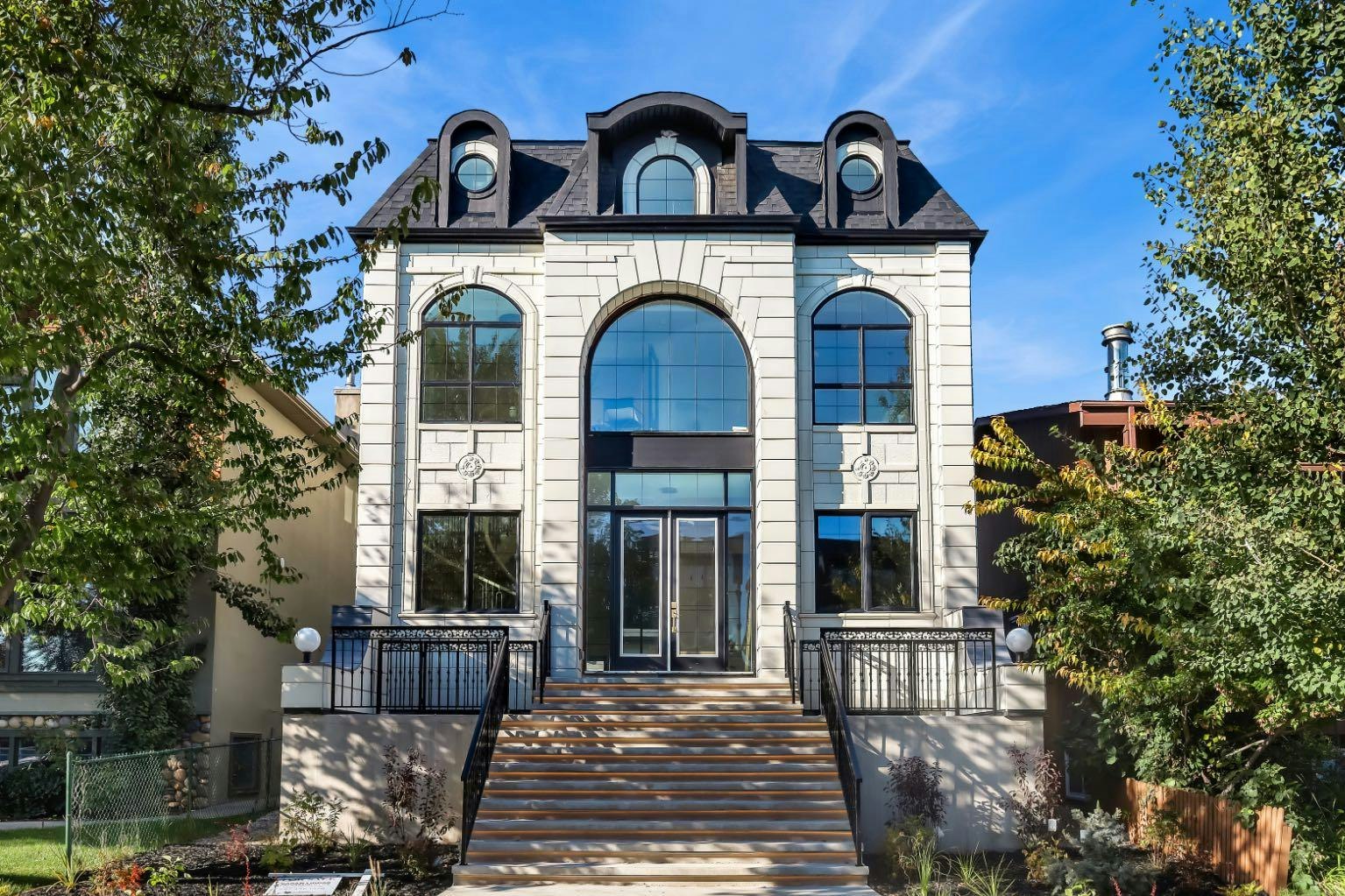 1910 Broadview Road NW, Calgary, AB, T2N 3H7