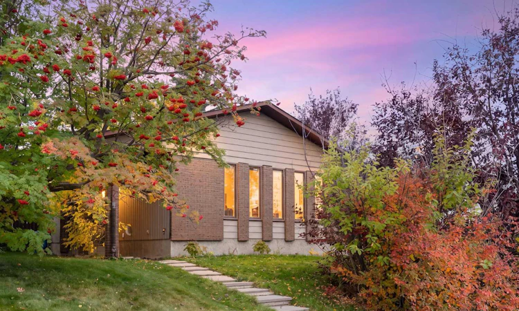 107 Bermuda Close NW