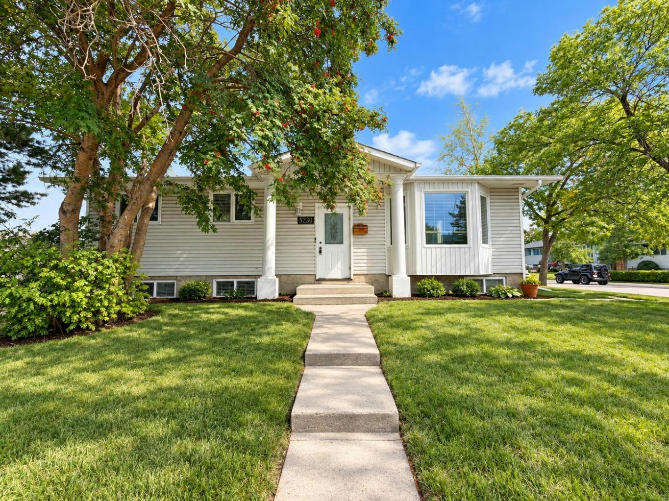 5230 Whitestone Road, Calgary, AB, T1Y 1T6