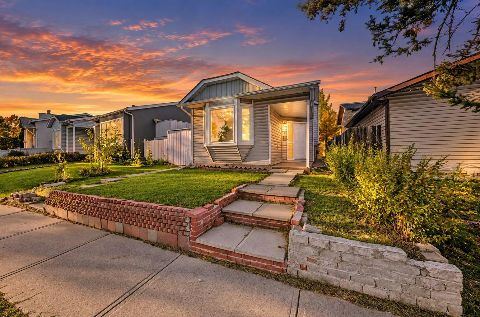 310 Castleridge Drive NE, Calgary, AB, T3J 3C4