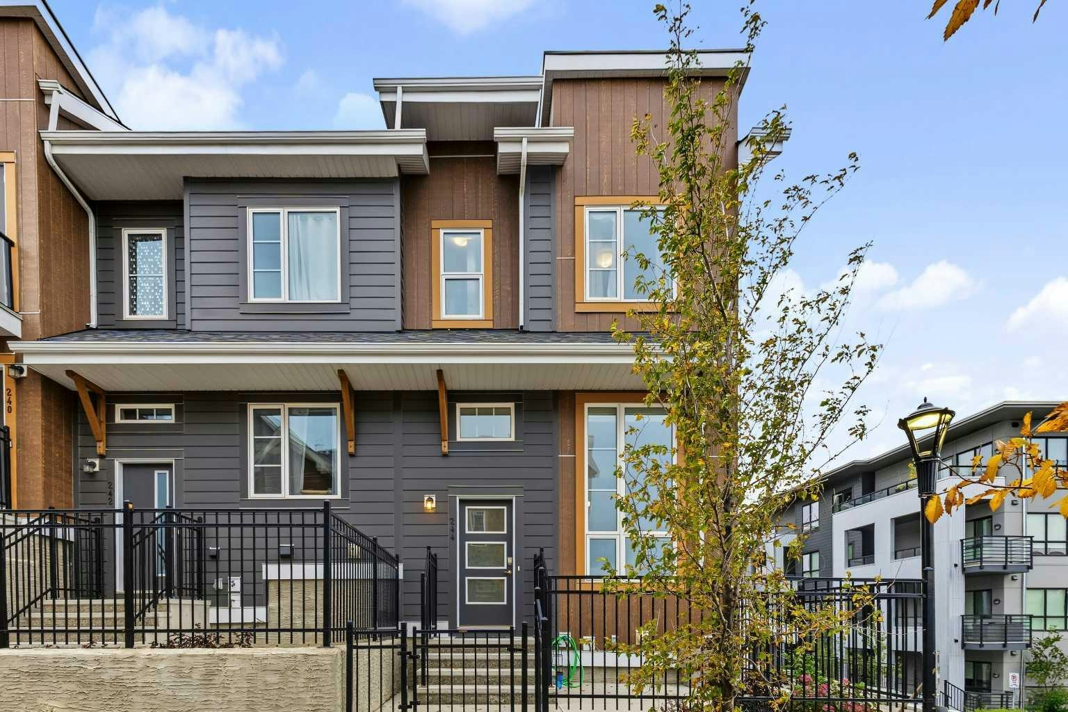 244 Livingston Common NE, Calgary, AB, T4B 3P6