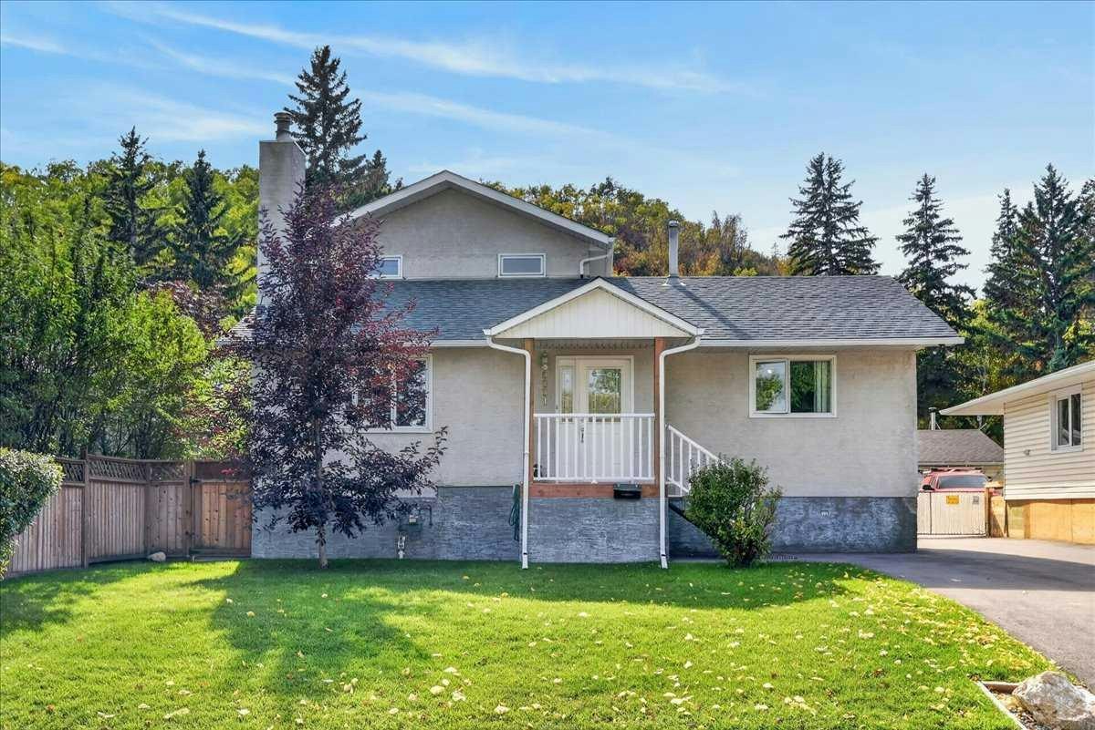 8331 33 Avenue NW, Calgary, AB, T3B 1L5