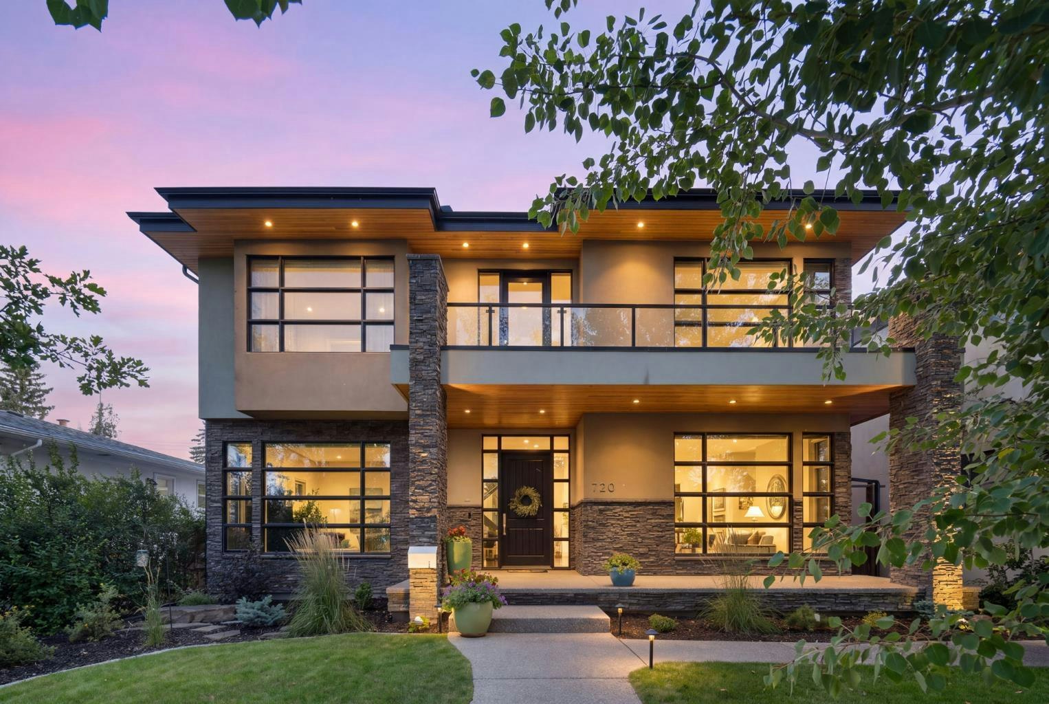 720 33a Street NW, Calgary, AB, T2M 2Z1