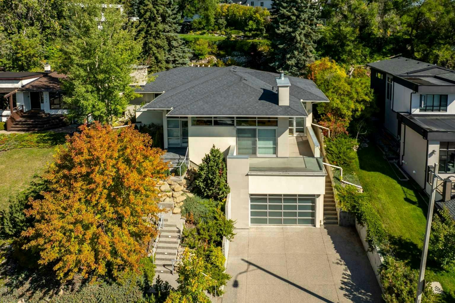 2312 Juniper Road NW, Calgary, AB, T2N 3V2