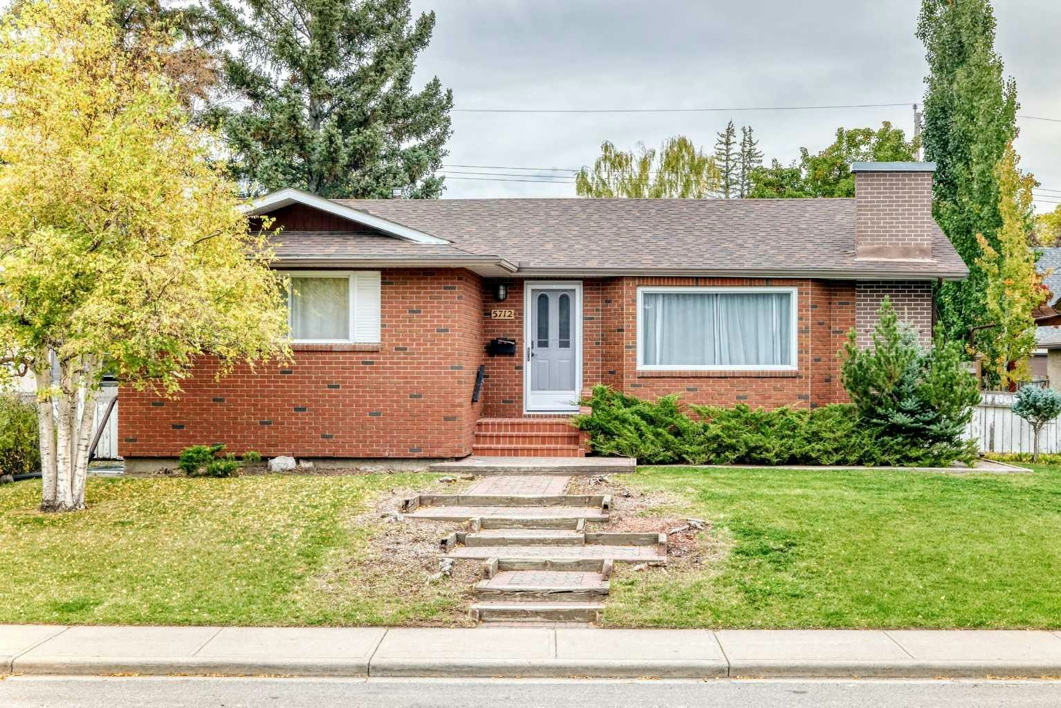 5712 Lakeview Drive SW, Calgary, AB, T3E 5S4