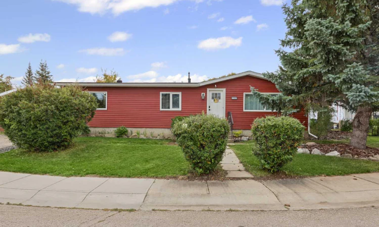 169 Spring Haven Mews Se
