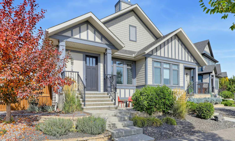 28 Mahogany Gardens SE