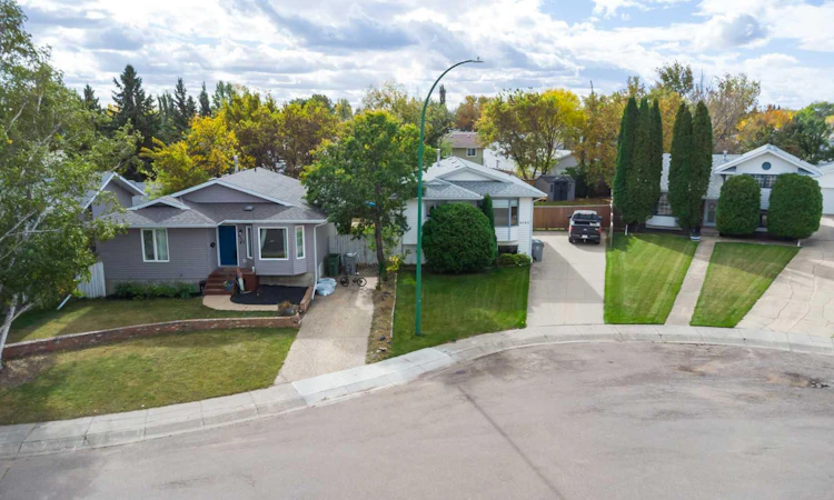 4505 30a Street Close
