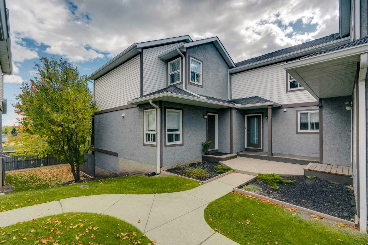 1205 Signal Hill Green SW, Calgary, AB, T3H 2Y4