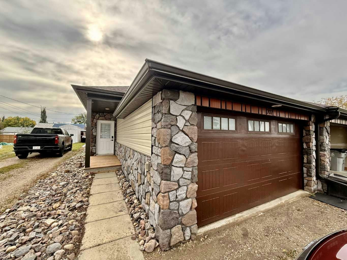 707 9 Avenue, Wainwright, AB, T9W 1P2