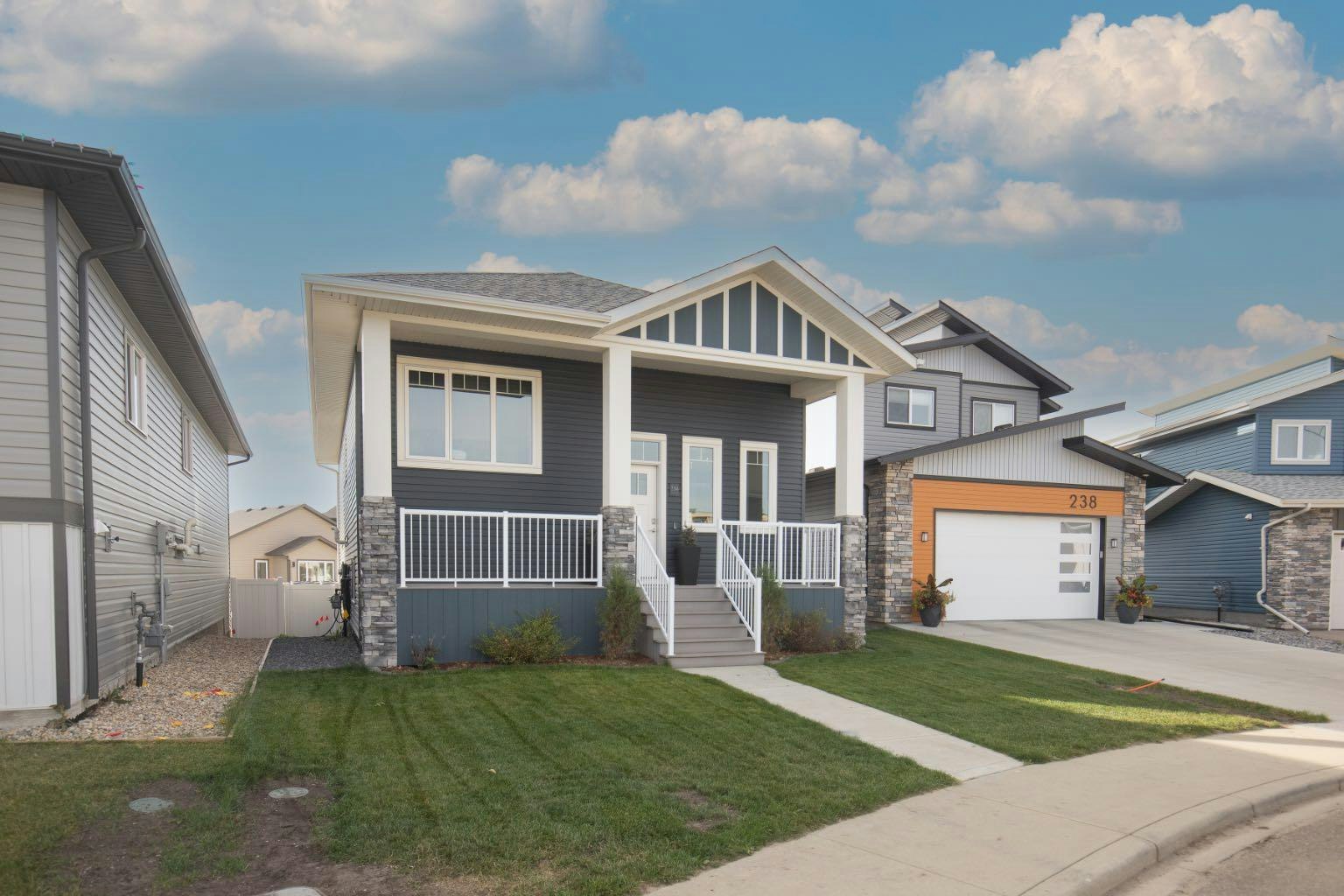 234 Livingston Close, Red Deer, AB, T4R 0S8